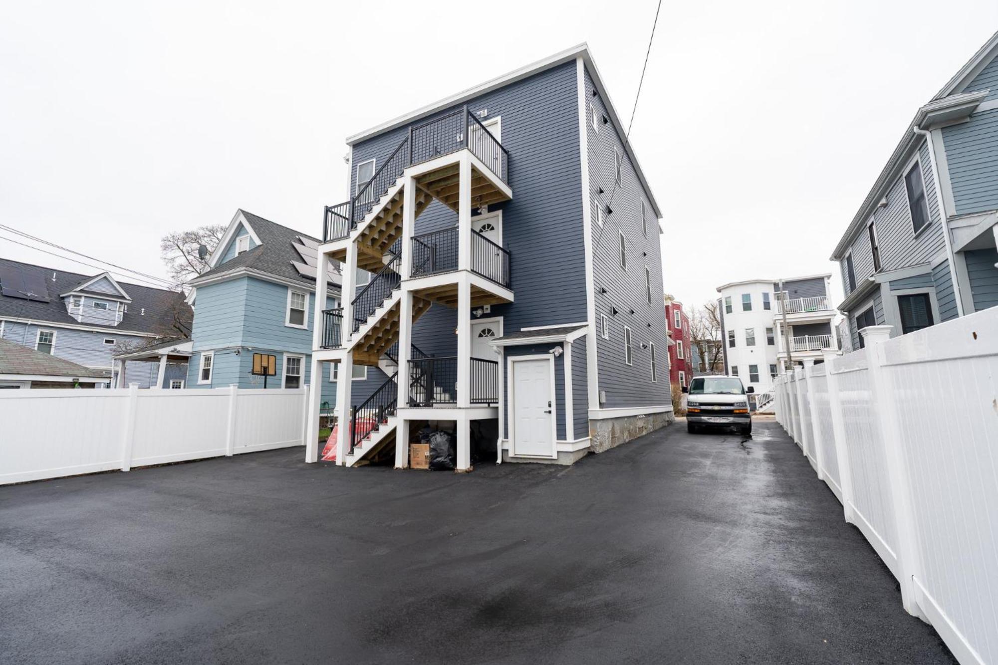 558-1 3Br Boston - Modern Nest Near Franklin Park * Boston